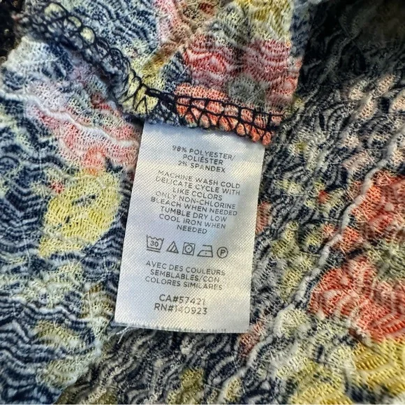 LOFT medium floral long sleeve knit blouse - Picture 8 of 8